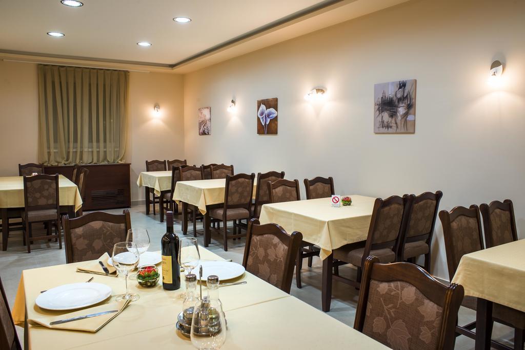 塞姆林加尼住宿加早餐酒店 贝尔格莱德 外观 照片